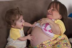 ΔΕΙΤΕ: Η πιο μικρόσωμη μητέρα στον κόσμο