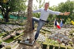 Έφτιαξε ένα μικρό Παρίσι ... στον κήπο του! [pics]