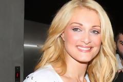 ΔΕΙΤΕ:Η Νατάσα Θεοδωρίδου στην Κύπρο με νέο αμόρε;