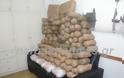 Πάνω από 100 κιλά ναρκωτικών εντόπισαν οι αστυνομικοί του τμήματος Ναυπάκτου σε διερχόμενο Ι.Χ. - Φωτογραφία 3