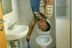 ΔΕΙΤΕ: Μα τι κάνει αυτός;