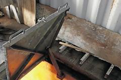 Δεν θα πιστέψετε που οδηγεί αυτή η καταπακτή... (pics)