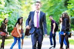 Παράξενες κάλτσες… αντικαθιστούν τα παπούτσια!