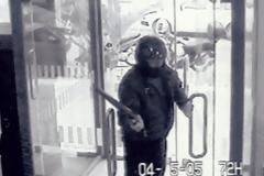 Έπιασαν τον “καραμπινάκια” - 75 ληστείες-Είχε ρημάξει τράπεζες, σουπερ μάρκετ και δημόσιους οργανισμούς