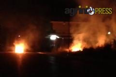 Εμπόλεμη ζώνη το Αιτωλικό - Ρομά πυροβόλησαν 3 Έλληνες στο νοσοκομείο, έκαψαν περιπολικό, πυρπόλησαν κάδους και χωράφια [ΒΙΝΤΕΟ & ΦΩΤΟ]