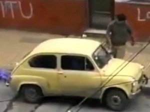 ΒΙΝΤΕΟ: Αυτή είναι η πιο αστεία και πρωτότυπη κλοπή αυτοκινήτου! - Φωτογραφία 1