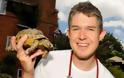 Γιατρός έσωσε χελώνα από πνιγμό με το φιλί της ζωής