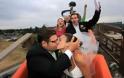 ΔΕΙΤΕ: Παντρεύτηκαν πάνω σε τρενάκι λούνα παρκ! - Φωτογραφία 2