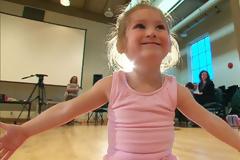 ΔΕΙΤΕ: Νίκησε τον καρκίνο του μαστού σε ηλικία 2 ετών!