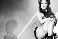 Η Rihanna μάς «συστήνει» τα πόδια της