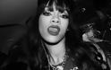 Η Rihanna μάς «συστήνει» τα πόδια της - Φωτογραφία 6