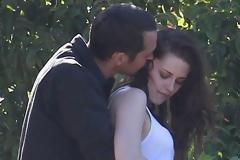 ΔΕΙΤΕ: Οι 11 φωτογραφίες που έκαψαν...την Kristen και την καρδιά του Pattinson