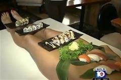 Γυμνά μοντέλα με σούσι