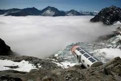 Το πιο τρομακτικό ξενοδοχείο στον κόσμο βρίσκεται στις Άλπεις [photos]