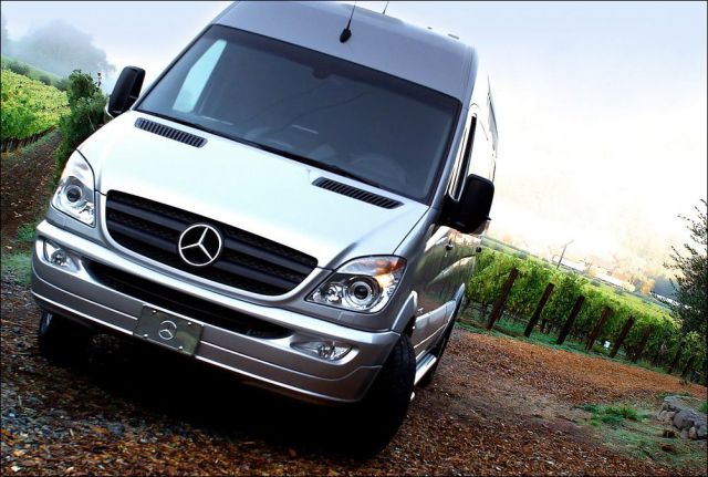 Εταιρεία μετατρέπει Mercedes Benz van σε υπερπολυτελές...τροχόσπιτο!! (PIC) - Φωτογραφία 2