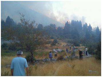 Καίγονται τα χωριά της Άνω Δερόπολης! - Φωτογραφία 2