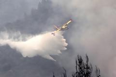 Φωτογραφίες από την φωτιά στην Ουρανούπολη