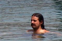 Οι βουτιές βουλευτή της Χρυσής Αυγής στην Αιτωλοακαρνανία