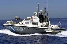 3 σκάφη του λιμενικού χτενίζουν την θαλάσσια περιοχή της Πάρου.Που προσανατολίζονται οι έρευνες. - Φωτογραφία 1