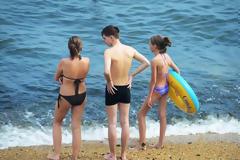 ΑΠΙΤΕΥΤΟ: Μια ζεστή μέρα σε παραλία της Κίνας…