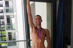 ΔΕΙΤΕ: Βρετανός ολυμπιονίκης γυμνός... με το μετάλλιό του