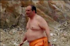 ΔΕΙΤΕ: Ο γύρος του κόσμου με... το μαγιό του Καραμανλή