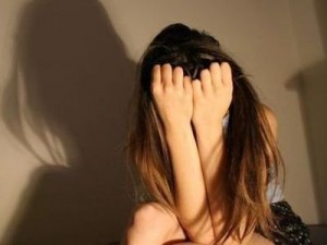 ΣΟΚ: 17χρονη τουρίστρια καταγγέλλει ότι τη βίασαν δύο Έλληνες! - Φωτογραφία 1