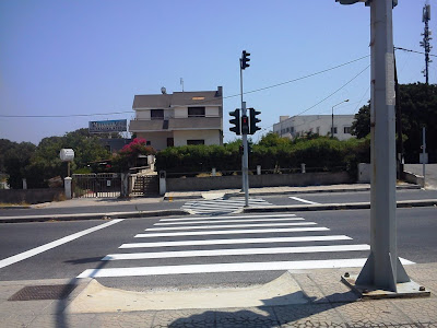 Επιτέλους έφτιαξαν διάβαση μπροστά στο ΙΚΑ Ρόδου - Φωτογραφία 4