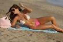 ΔΕΙΤΕ:Η Τζούλια στη Μύκονο και η αδελφή της παιχνίδια σε κανό