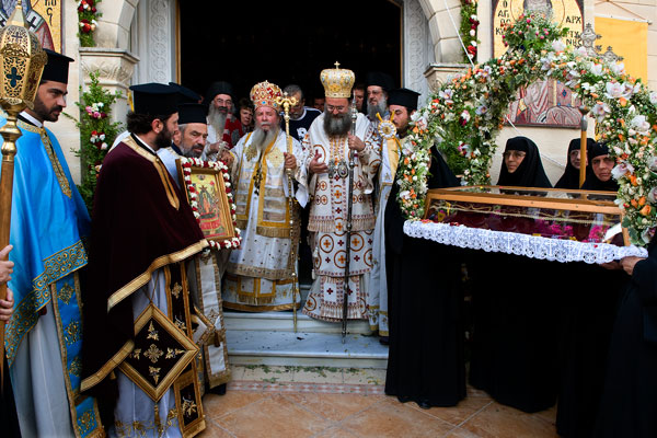 Το Πάσχα του καλοκαιριού / Οι ελληνικοί επιτάφιοι του Δεκαπενταύγουστου...!!! - Φωτογραφία 13