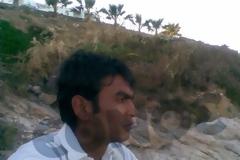 Ο δράκος ποζάρει στον τόπο του εγκλήματος