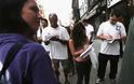Φωτος -βίντεο: Νέα Υόρκη: Ουρές από γυναίκες και άνδρες για δωρεάν...δονητές!!! (Έχουν ξεφτιλίσει τους γκοΐμ και τώρα κάνουν την πλάκα τους...) - Φωτογραφία 8
