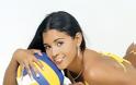 Jaqueline Carvalho: Μία καυτή Βραζιλιάνα παίζει στην... άμμο! - Φωτογραφία 1