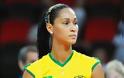 Jaqueline Carvalho: Μία καυτή Βραζιλιάνα παίζει στην... άμμο! - Φωτογραφία 4