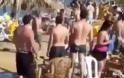 ΑΠΙΣΤΕΥΤΟ VIDEO: Ξύλο και των...λουομένων σε παραλία