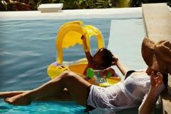 ΔΙΑΣΗΜΗ ΤΡΑΓΟΥΔΙΣΤΡΙΑ: Σε στιγμές χαλάρωσης με τα παιδιά της