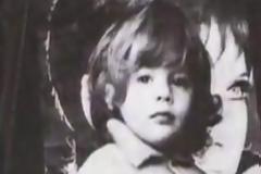 Αναγνωρίζετε το κοριτσάκι της φωτογραφίας;