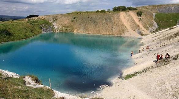 Μια επικίνδυνη λίμνη στην Αγγλία - Φωτογραφία 3