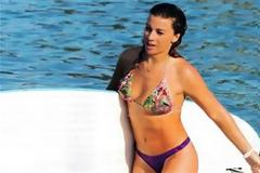 Κορμί θανατηφόρο η Έρρικα Πρεζεράκο!