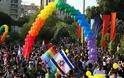 Απαγορεύονται για... 100 χρόνια οι εκδηλώσεις gay pride στη Μόσχα.