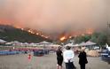 Καίγονται σπίτια στη Χίο