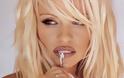 Pamela Anderson: Το ‘χει ακόμα στα 45 της η ξανθιά σεξοβόμβα! [φωτο]