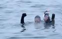 Ακρωτηριασμένος άνδρας διέσχισε κολυμπώντας τον Βερίγγειο Πορθμό