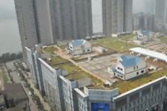 Οι Κινέζοι χτίζουν μονοκατοικίες πάνω σε ταράτσες πολυκαταστημάτων!