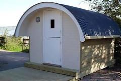 Ένα κάμπινγκ για γερά πορτοφόλια!