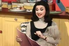 ΔΕΙΤΕ: Πως είναι σήμερα η 'Αννα Κουρή από τη σειρά Οι Μεν κ οι Δεν!