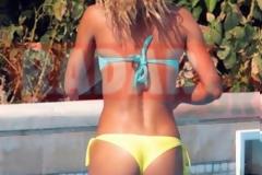 Τους κοιλιακούς αυτής της ΕΛΛΗΝΙΔΑΣ τραγουδίστριας ούτε άντρας δεν τους έχει… [ΑΠΙΣΤΕΥΤΟ ΚΟΡΜΙ]