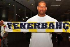 Κόντρα με οπαδό του Παναθηναϊκού είχε στο twitter ο Μάικ Μπατίστ