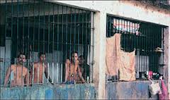 Ξέσπασμα βίας στις φυλακές Βενεζουέλας - 25 νεκροί - Φωτογραφία 1
