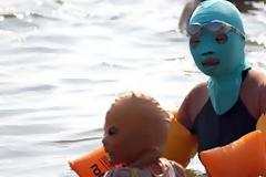 Η νέα TROMAKTIKH μόδα στις παραλίες της Κίνας…